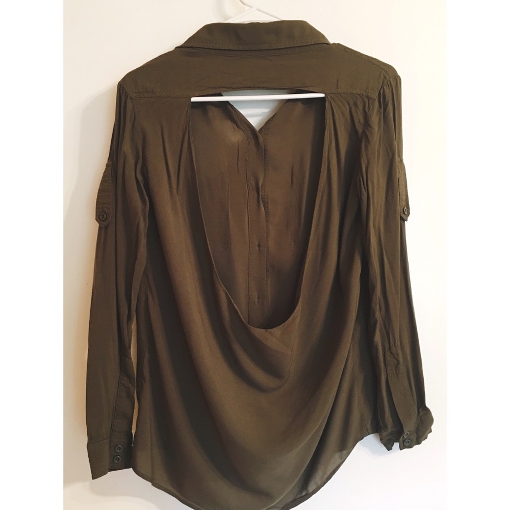 LF Backless Button Down - Picture 4 of 4